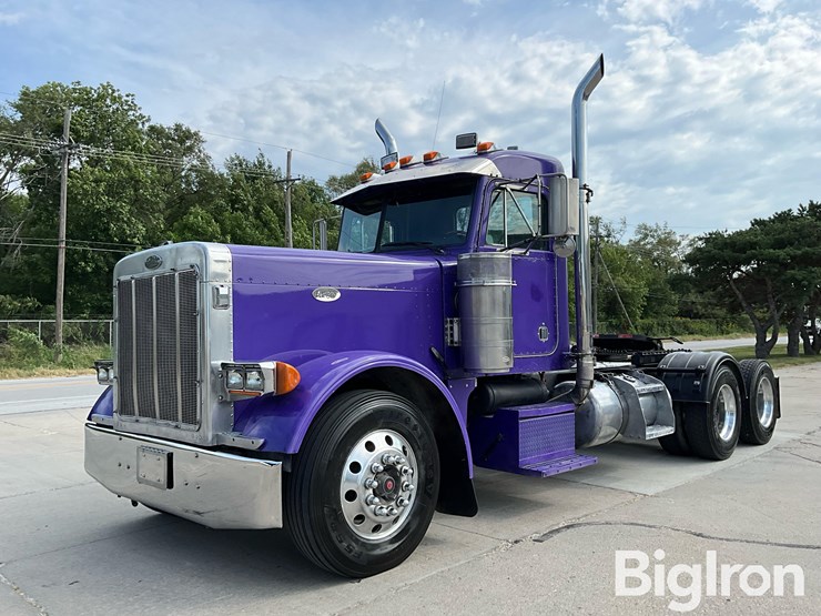 2002-peterbilt-379-image-1