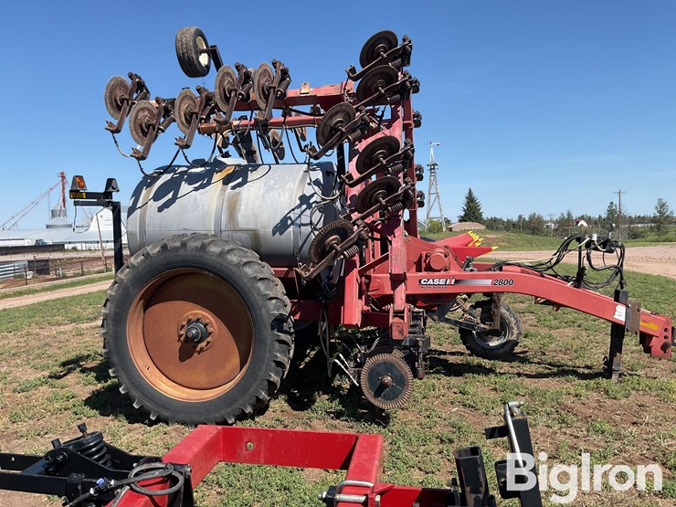 case-ih-2800-image-4