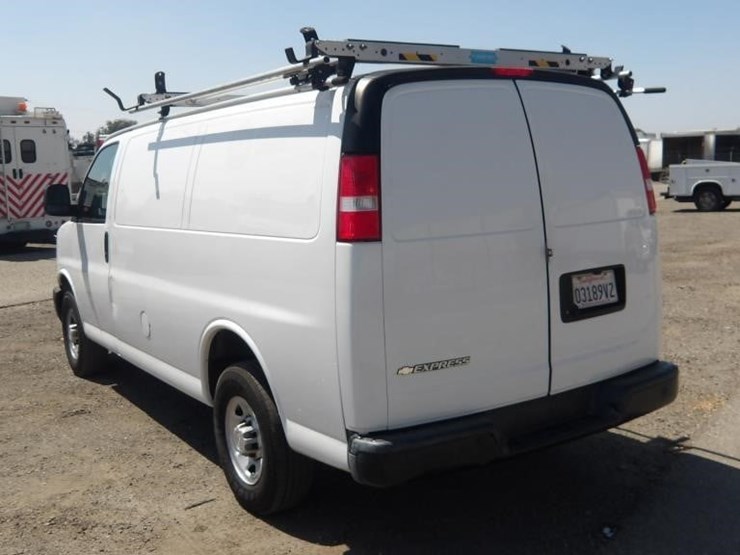2019-chevrolet-express-2500-image-4