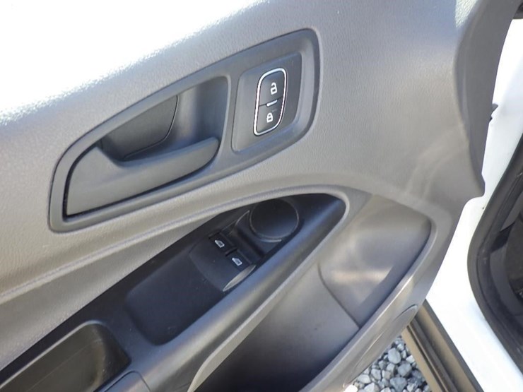 2019-utility-van-image-18