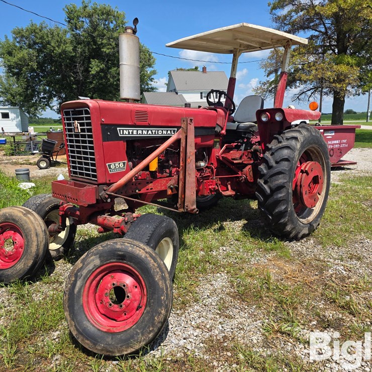 1972 INTERNATIONAL 656