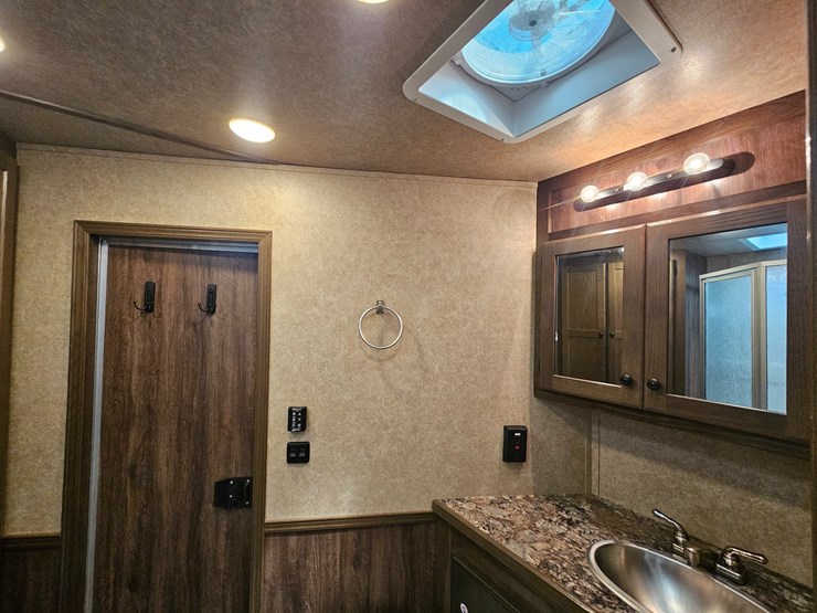 #21371-•-2021-lakota-charger-trailer-image-51