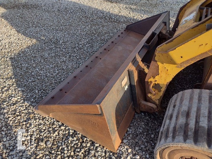 2015-caterpillar-287d-image-19