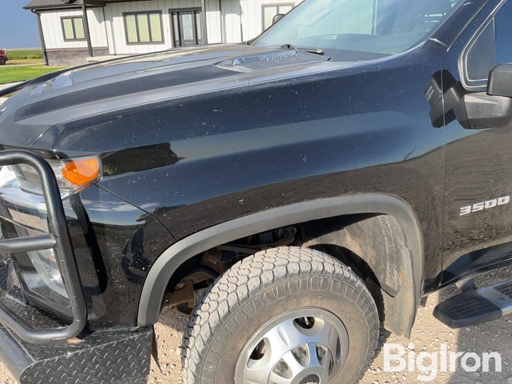 2021-chevrolet-silverado-3500-image-17