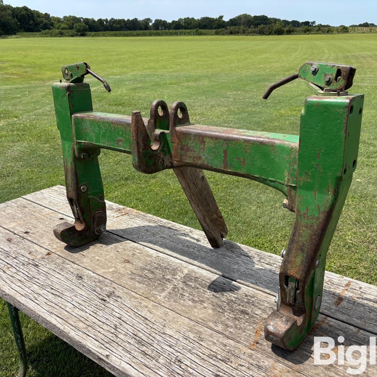 JOHN DEERE 2