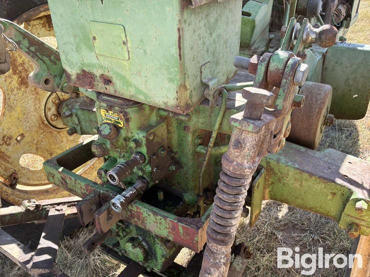 1953-john-deere-60-image-17