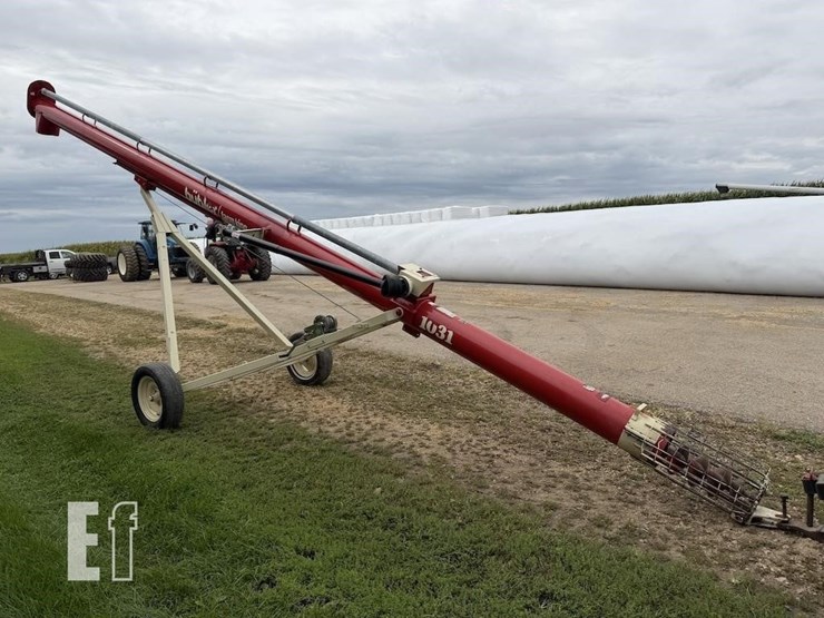 buhler-farm-king-1031-image-2