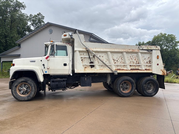 1994-ford-l8000-image-1