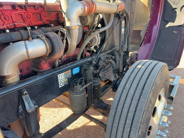 2022-peterbilt-389-image-30