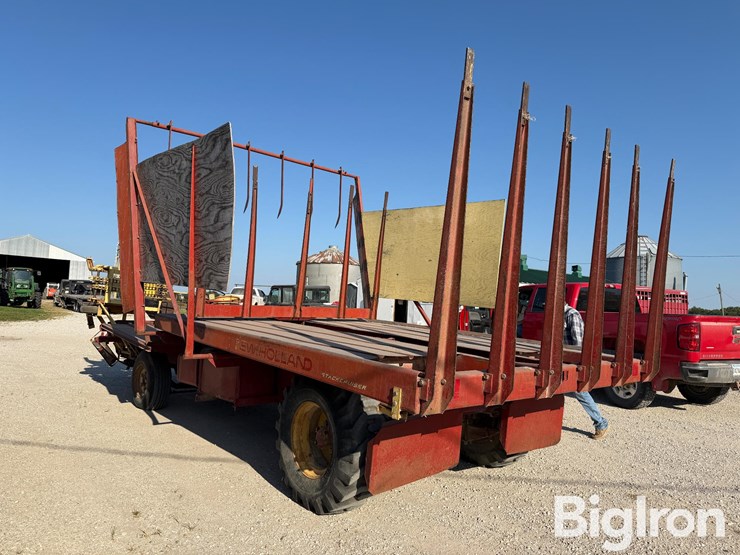 new-holland-1047-image-7