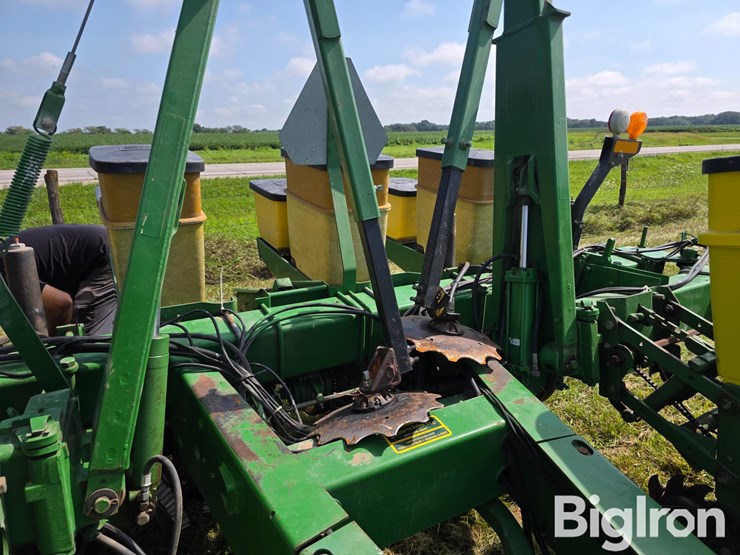 john-deere-7200-image-14