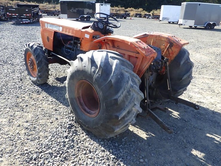 same-tractor-image-3