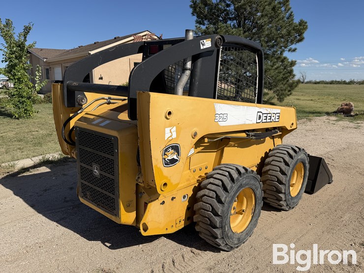 john-deere-325-image-5