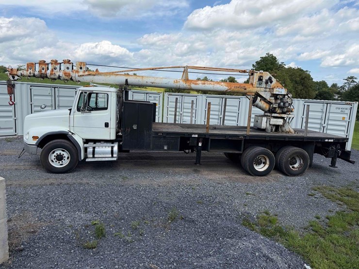 2000-freightliner-fl112-image-2