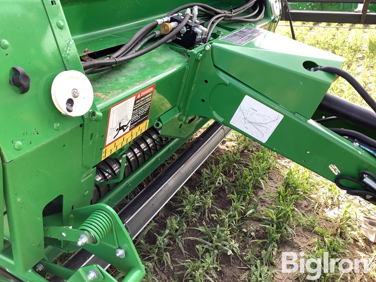 2022-john-deere-560m-image-14