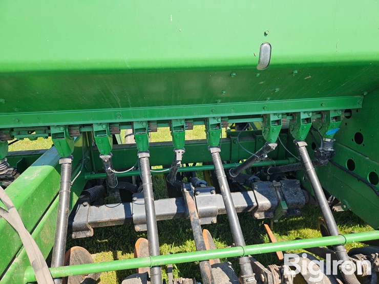 john-deere-750-image-18