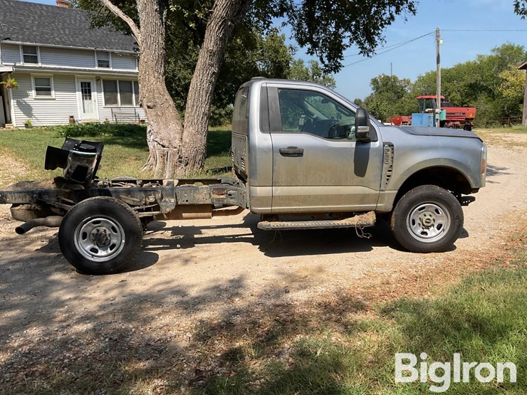 2024-ford-f350-image-4