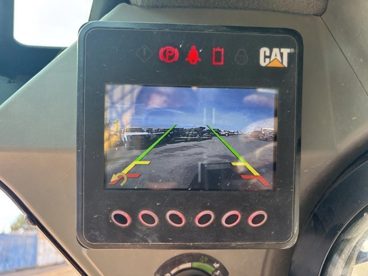 2021-caterpillar-299d3-image-34