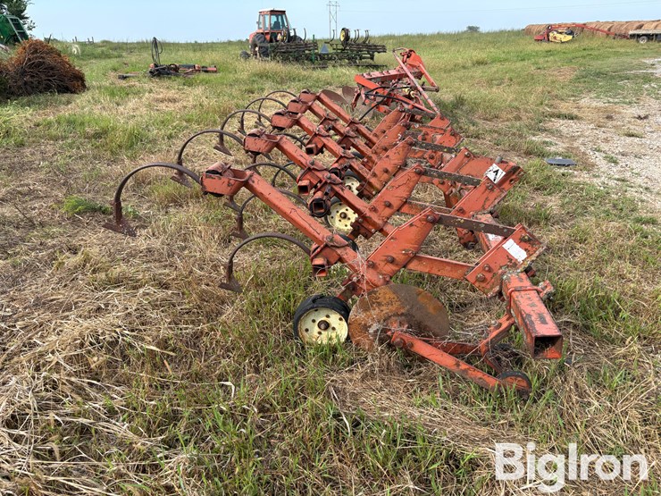 allis-chalmers-1200-image-4