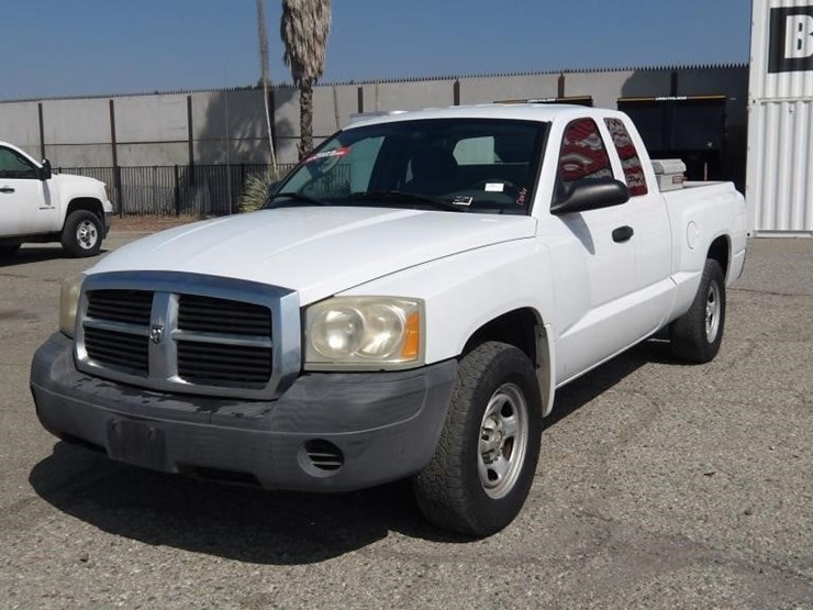 2002-dodge-dakota-image-2