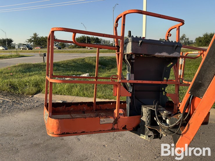 2017-jlg-460sj-image-11