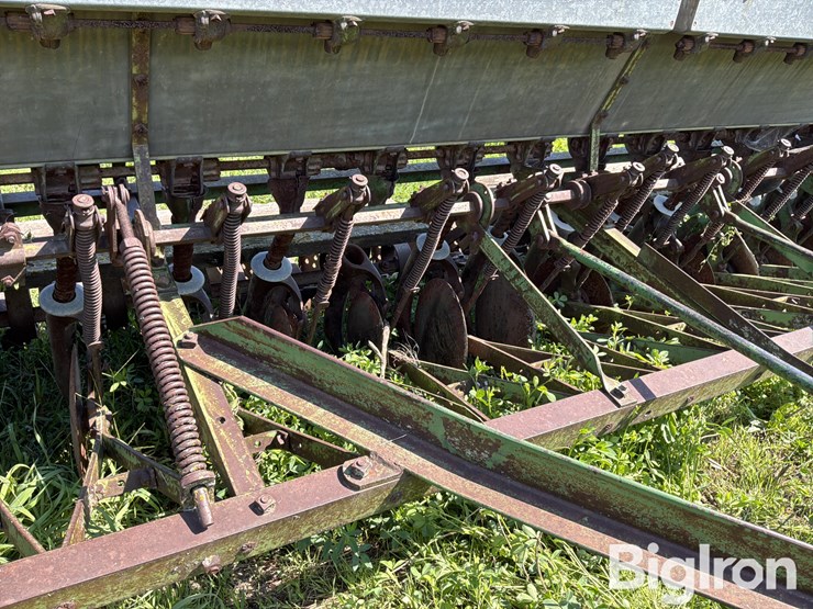 john-deere-11-image-14