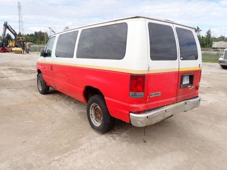 2010-ford-e350-xlt-image-7