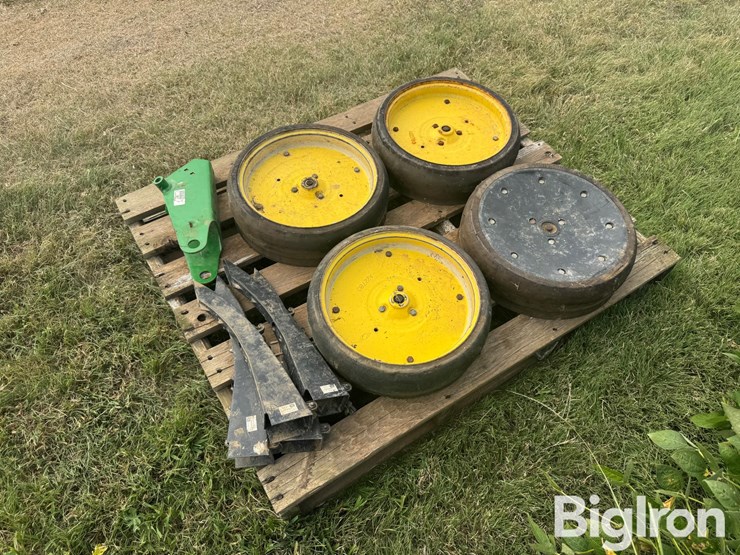 john-deere-1700-image-3