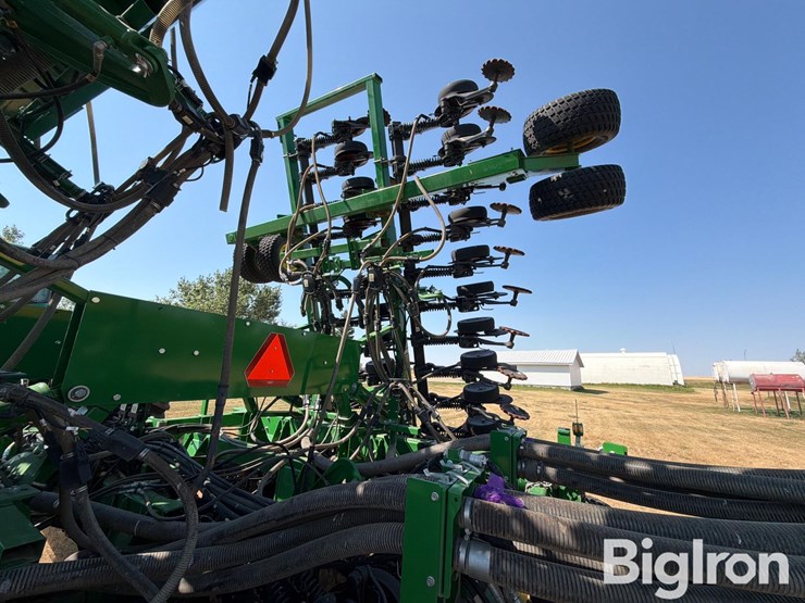 2019-john-deere-1890-image-13