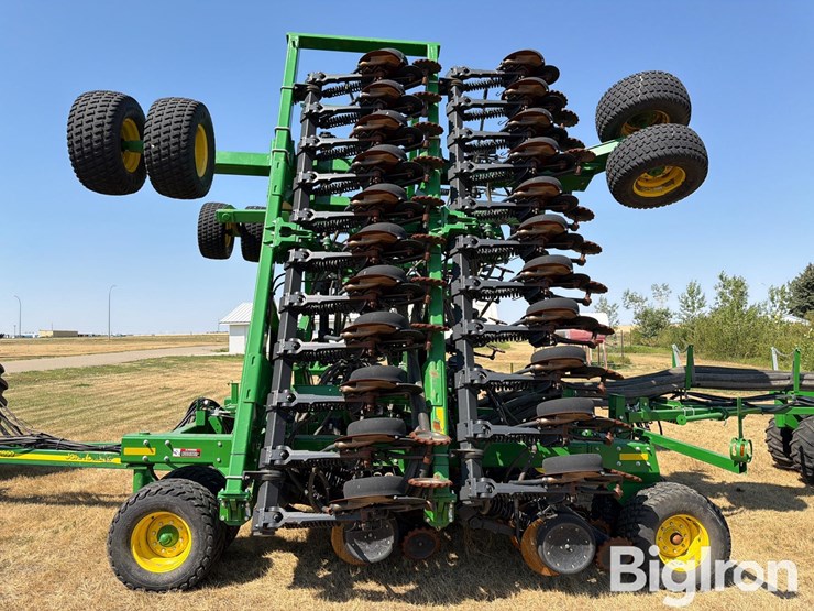 2019-john-deere-1890-image-11
