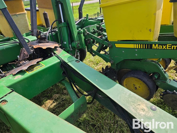 john-deere-7200-image-12