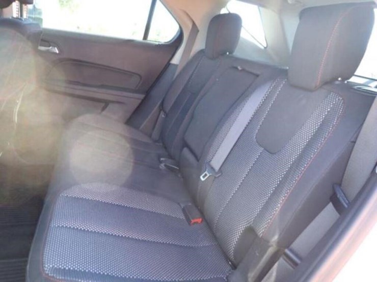 2017-chevrolet-equinox-image-13