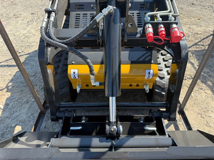 #76-•-unused-2026-cfg-kjt27-stand-on-skid-steer-loader-kjt272026m0622193-inv#4561-image-12