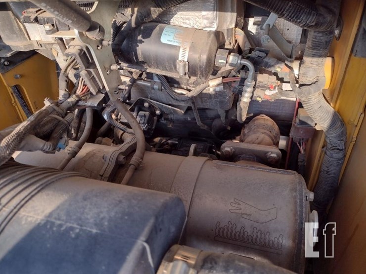 2019-deere-324g-image-26