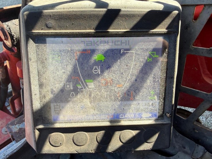 2018-takeuchi-tl10v2-image-21