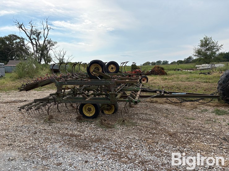 john-deere-1010-image-3