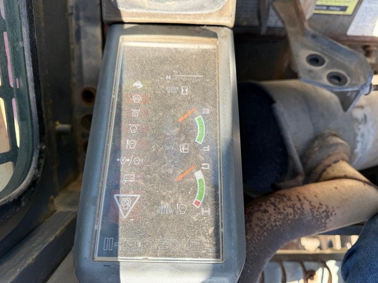 2005-takeuchi-tl140-image-19
