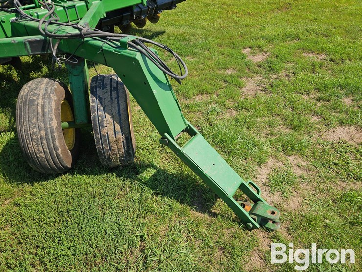 john-deere-750-image-9