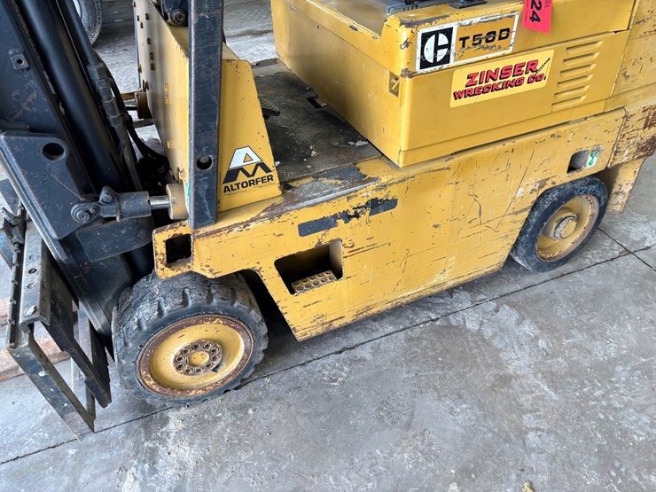 caterpillar-t50d-image-8