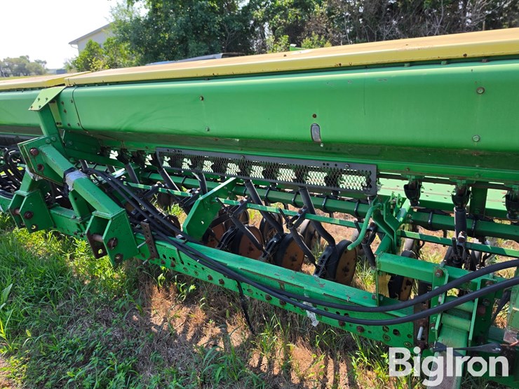 john-deere-520-image-11