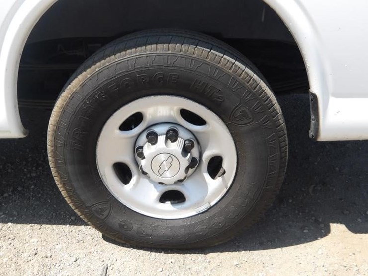 2019-chevrolet-express-2500-image-9