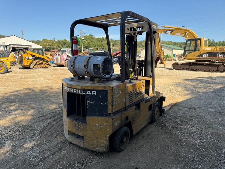 caterpillar-t50d-image-4