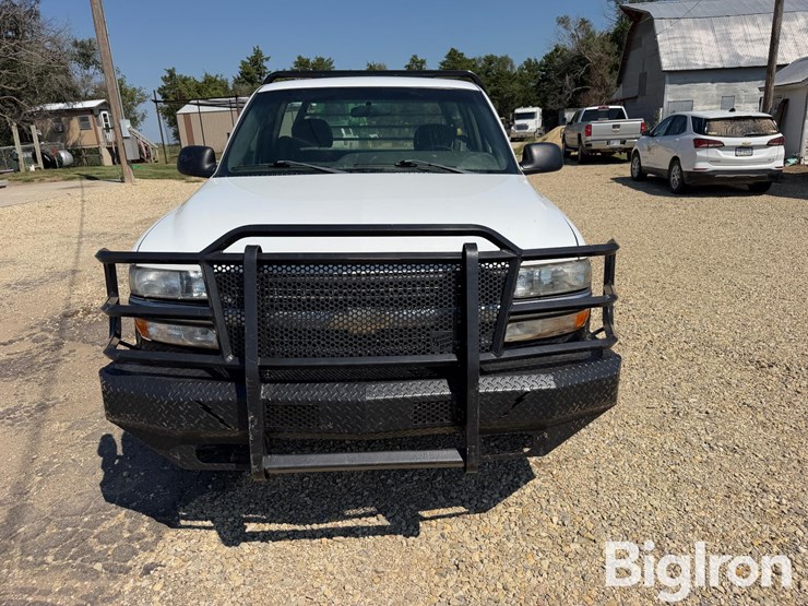 2002-gmc-sierra-2500-image-2