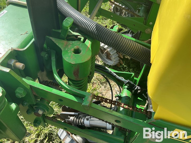 john-deere-1700-image-11
