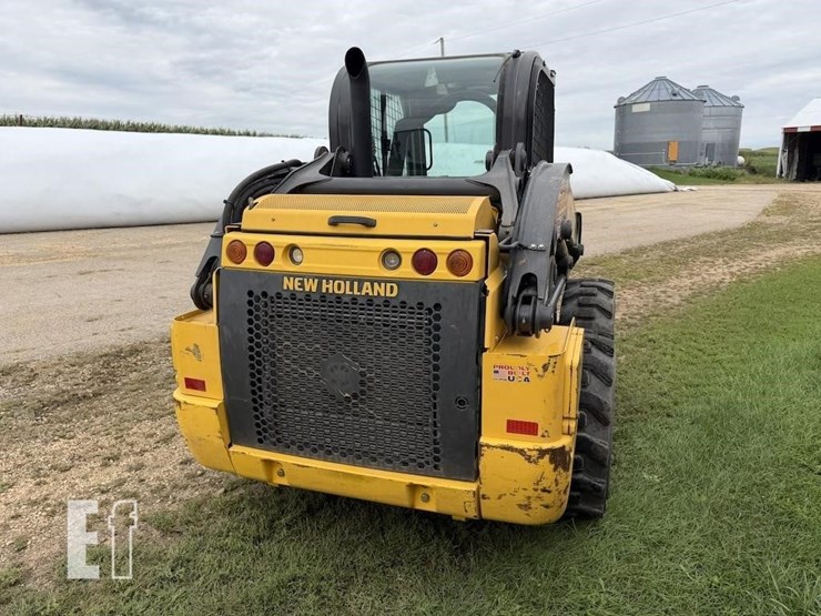 new-holland-l220-image-6