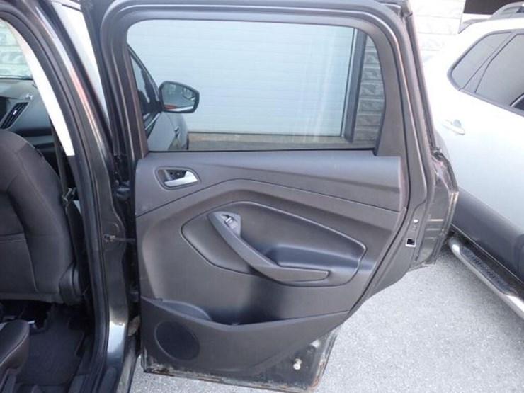 2019-ford-escape-image-34