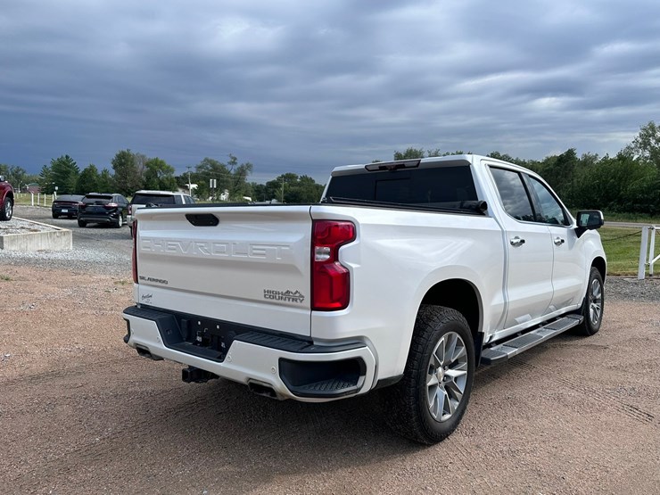 2020-chevrolet-1500-image-5