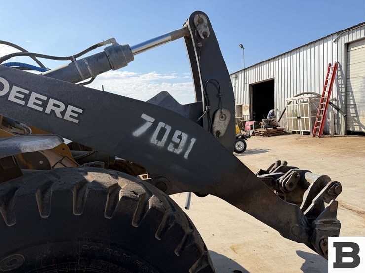 john-deere-624-image-29