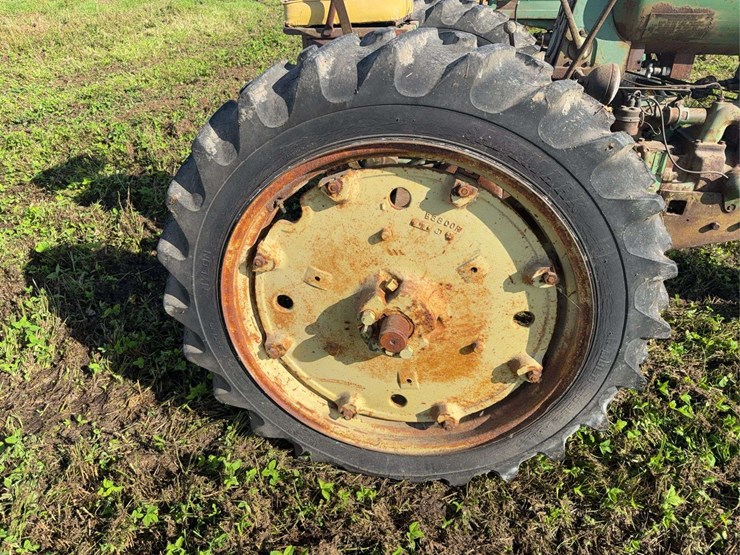 john-deere-520-image-14
