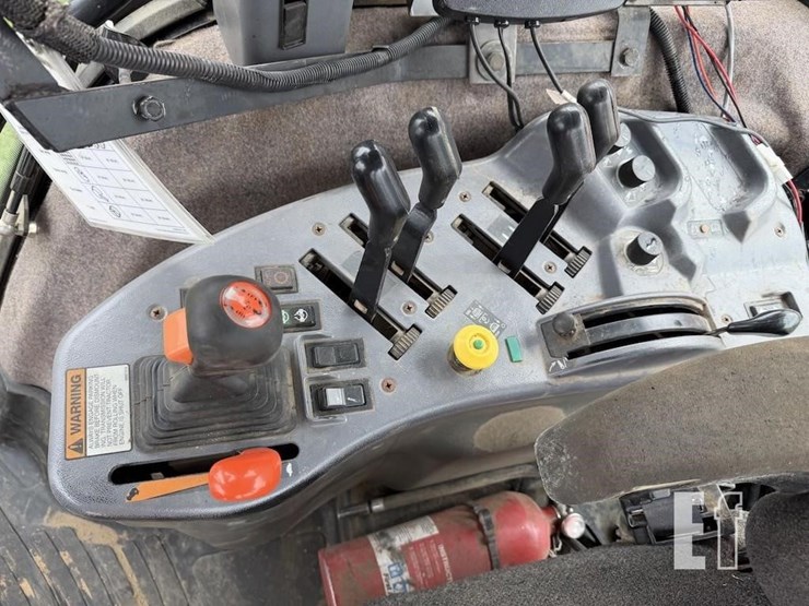 ford-8670-image-12